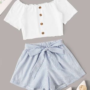 White button crop top 🍂